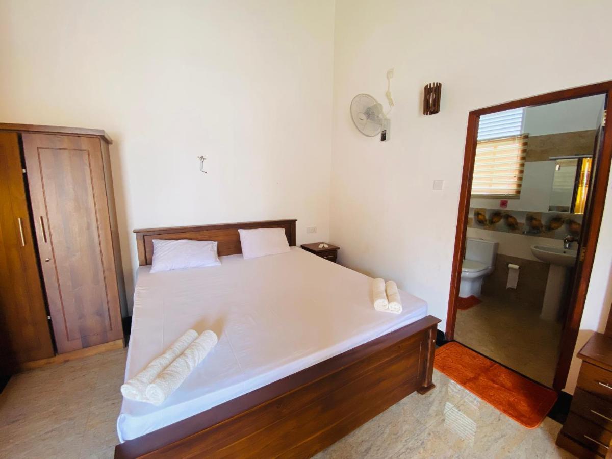 The Kingslayer Resort Negombo Exteriör bild